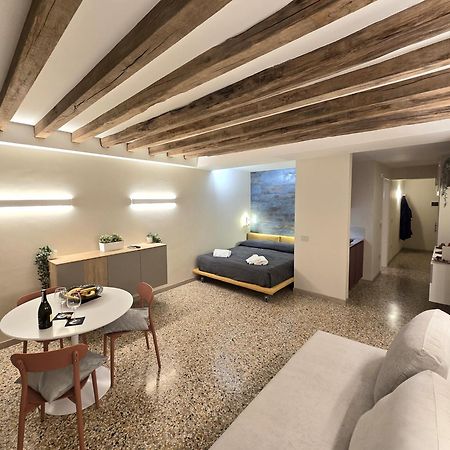 Cozy Studio With Canal View Venecia Exterior foto