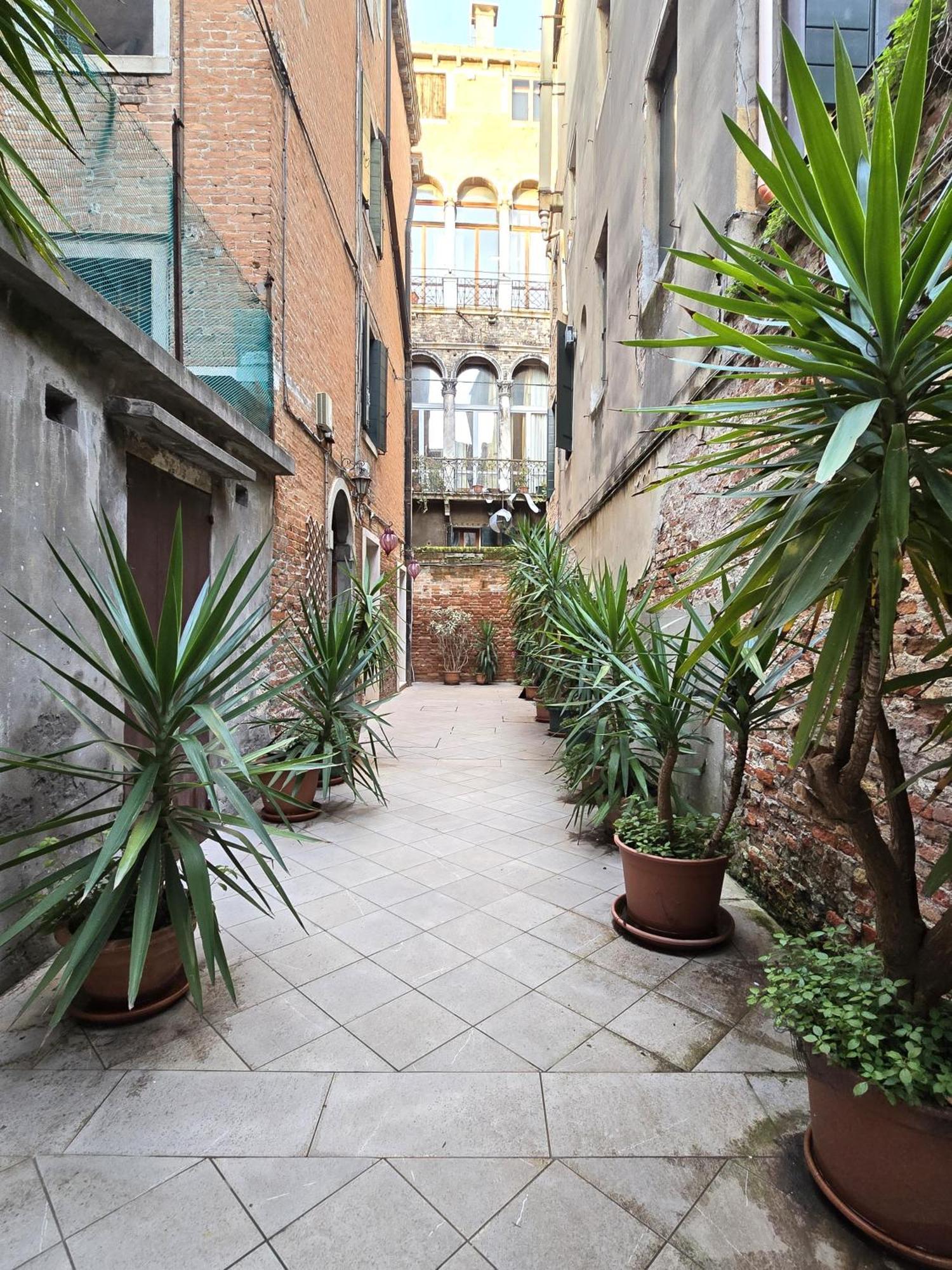 Cozy Studio With Canal View Venecia Exterior foto