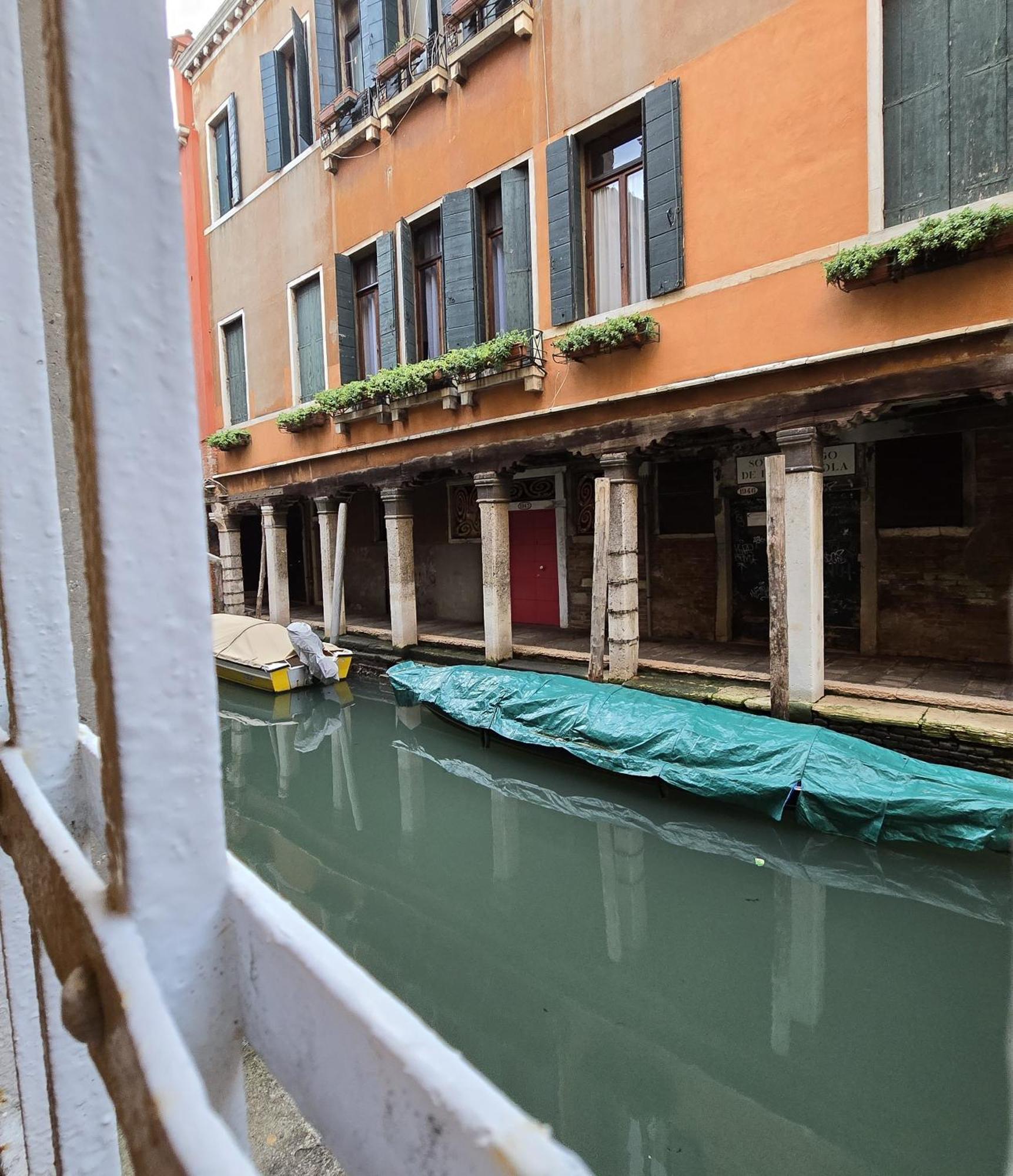 Cozy Studio With Canal View Venecia Exterior foto